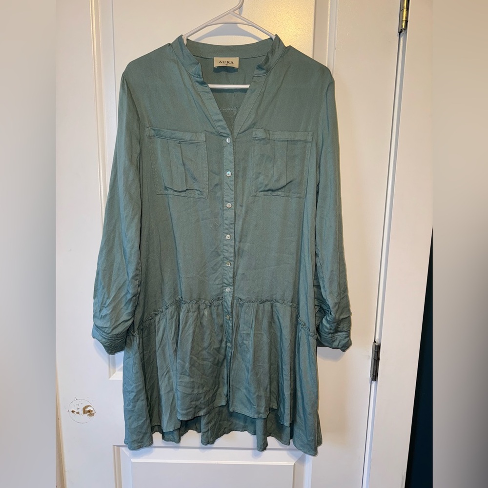 Aura Dress size small PRECIOUS